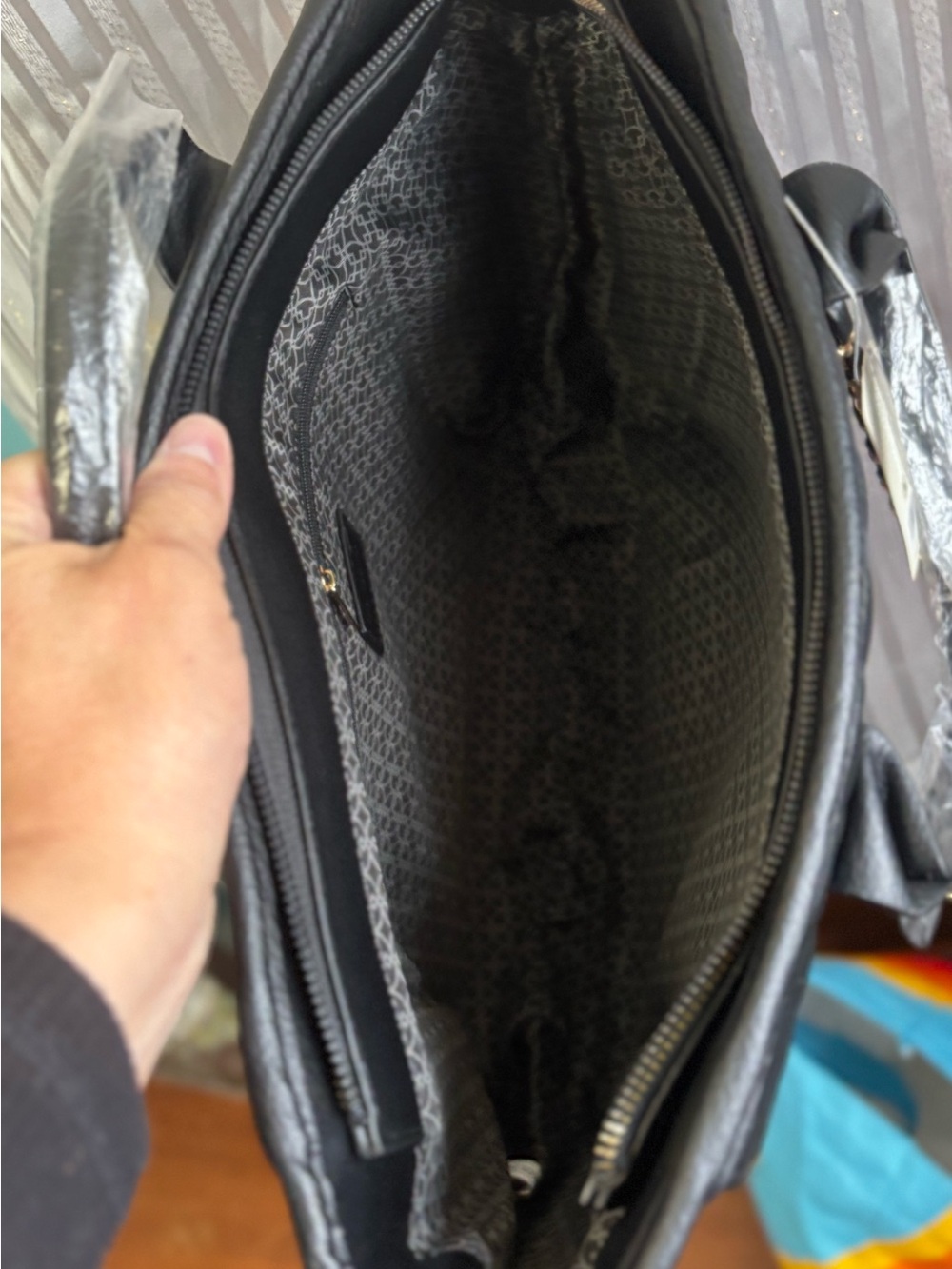 Daisy Fuentes Black quilted tote NWT - Picture 3 of 6
